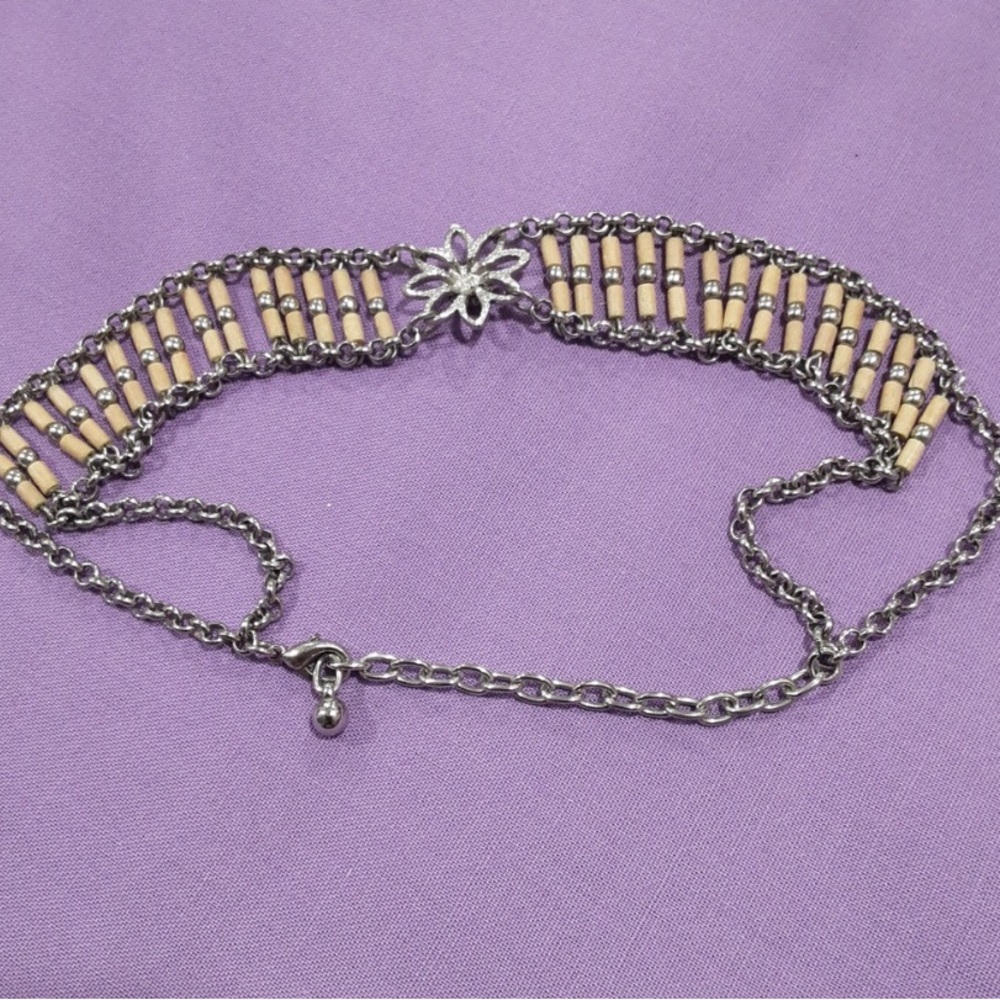 Beige and silver tone choker necklace - Picture 2 of 3